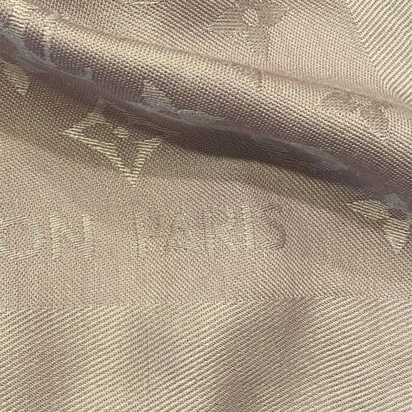 Authentic Louis Vuitton Monogram Scarf - Picture 10 of 14